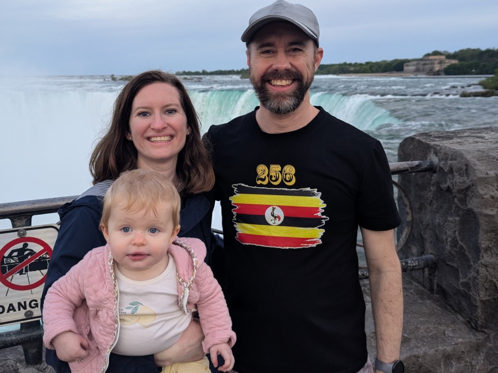 A family in front of the American Falls
